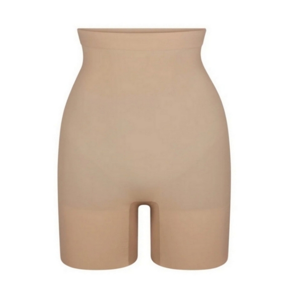 SKIMS everyday sculpt High-Waisted Mid Thigh Short SMALL - Picture 4 of 5